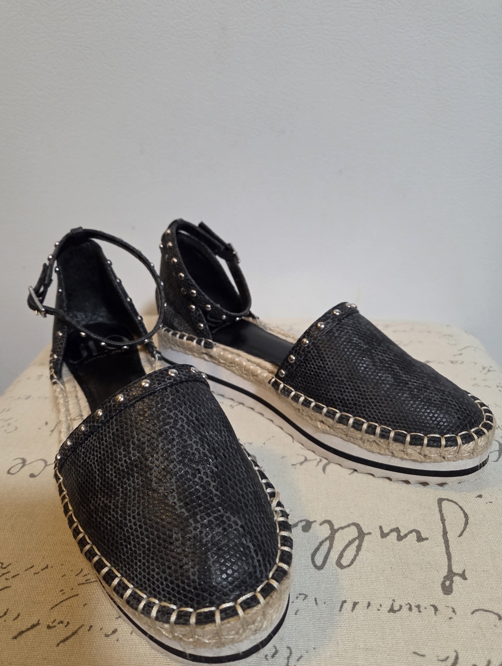JLO Jennifer Lopez Lisly Black Python Print Espadrille Platform Size 7